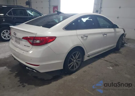 2015 Hyundai Sonata Sport 2.0T z USA, uszkodzony, nr VIN 5NPE34AB2FH081762